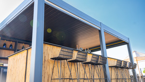 Rooftop met skybar op de zesde etage van het Theaterhotel