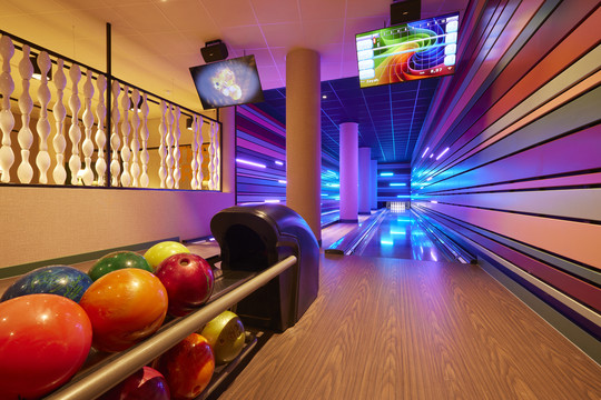 Bowling - The Lanes of Fame